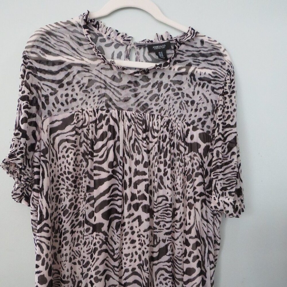 Jones and Co animal black and white print 1X